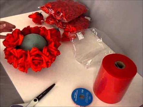 How To Make A Flower Ball, Diy Rose Centerpiece, Rose Ball Centerpieces, Kissing Balls Diy, Rose Centerpieces Diy, Diy Flower Ball, Flower Ball Centerpiece, Pomander Balls, Rose Ball