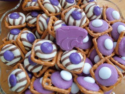 So clever, I have seen this done in general,  but great idea done in school colors, even Wildcat Purple. Purple Party Foods, First Party Ideas, Purple Desserts, Sofia The First Party, Sofia The First Birthday Party, School Snacks For Kids, Pretzel Treats, Purple Food, Game Snacks