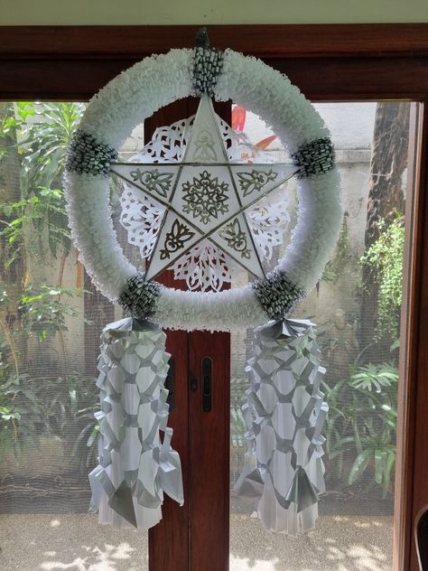 Traditional Christmas Star lantern from the Philippines made with Japanese paper Parol Designs Recycled Aesthetic, Parol Filipino Recycled, Parol Philippines, Parol Making, Philippine Christmas, Filipino Parol, Christmas Parol, Art Competition Ideas, Nail Logo