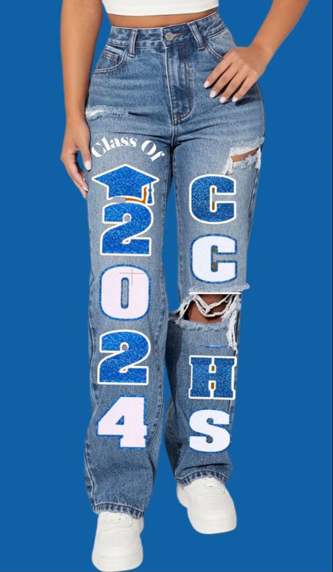 Homecoming Jeans Ideas, Senior Painted Jeans, Senior Pants, Senior Year Diy, Senior Year Things, Senior Sweatshirts, Senior Jeans, Senior Year Fun, Senior Portrait Outfits