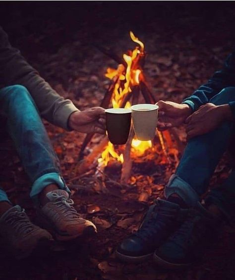 Camping Photoshoot, Couples Camping, Legend Quotes, Autumn Food, Weekend Camping, Camping Photography, Whatsapp Wallpaper, Funny Couples, Fall Engagement