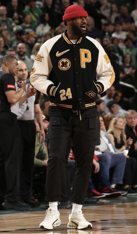 Nba Jacket Outfit, Nba Varsity Jacket, Hard Fits, Varsity Jacket Outfit, Nba Jacket, Guys Fashion Casual, Guys Fashion, Nba Fashion, Trendy Boy Outfits