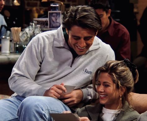 Friends Joey And Rachel, Friends Widget, Joey And Rachel, Friends 1994, Chandler Friends, Rachel Green Friends, Joey Friends, Rachel Friends, Friends Best Moments