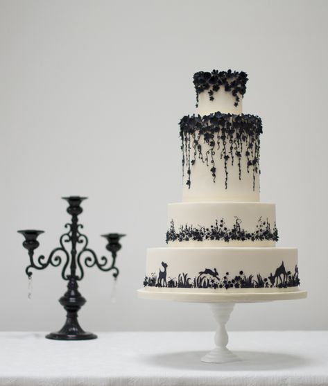 Wedding cake trends 2014: discover this year's hottest trends - Photo 9 | Celebrity news in hellomagazine.com Wedding Cake Forest, White And Black Wedding, Gothic Wedding Cake, Black Wedding Cake, Gothic Cake, Black And White Wedding Cake, Monochrome Weddings, London Cake, White Cakes