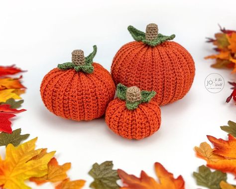 Learn how to crochet a pumpkin and make these adorable and easy crochet pumpkins! It's a quick and simple crochet pumpkin pattern with instructions for a small, medium and large pumpkin and includes a step-by-step video tutorial! Crochet A Pumpkin, Pumpkin Patterns Free, Crochet Pumpkins, Thanksgiving Projects, Large Pumpkin, Easy Crochet Baby, Small Crochet, Aesthetic Crochet, Simple Crochet