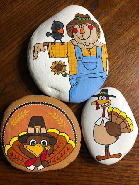 Turkey Painted Rocks, Thanksgiving Rock Painting Ideas, Rock Painting Thanksgiving, Thanksgiving Rocks Painted Ideas, Thanksgiving Painted Rocks Ideas Easy, Painted Rocks Thanksgiving, Fall Rock Painting, Fall Rock Painting Ideas, Thanksgiving Painted Rocks