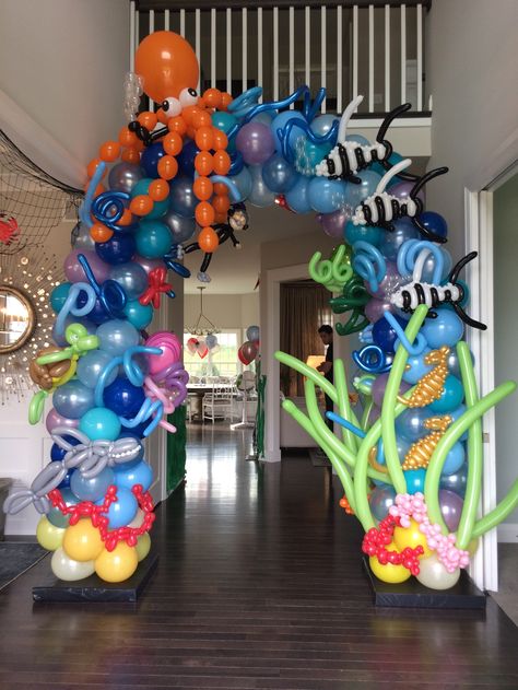 Birthday for toddler. Under the sea, shark party theme, balloon arch and decor/ decorations! Best balloon arch ever designed by Beth's Home Deseyen, Inc. balloon artist- Anthony's Balloons in Chicago! Nemo Party, Shark Themed Party, Nemo Birthday, Ocean Birthday Party, Balloons Arch, Shower Balloons, Ocean Birthday, Shark Birthday Party, Underwater Sea