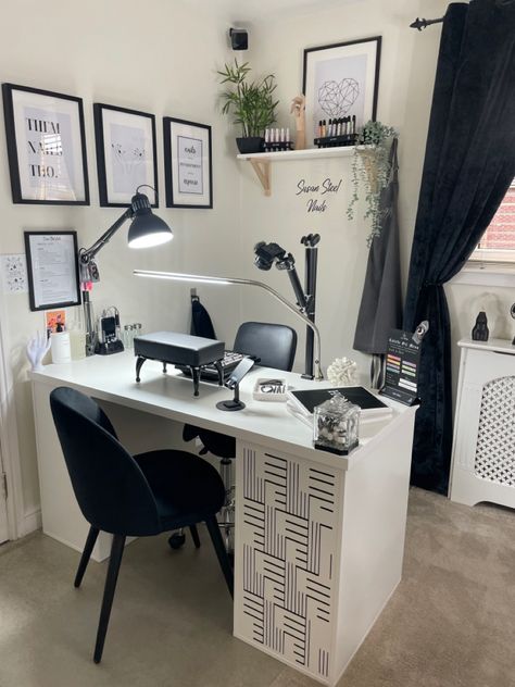 My Nail Studio Black And White Nail Tech Room, Small Nail Suite Ideas, Nail Studio Setup, Nail Tech Studio Aesthetic, Small Nail Studio Design, Small Home Nail Salon Ideas, Nail Setup In Bedroom, Black And White Nail Room, Nail Tech Desk Ideas