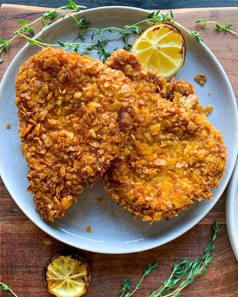 Cornflake Crusted Chicken Schnitzel - A Sprinkle of Salt Cornflake Crust, Cornflake Crusted Chicken, How To Make Schnitzel, Cornflake Chicken, Schnitzel Recipes, Chicken Schnitzel, Broiled Chicken, Crusted Chicken, Us When