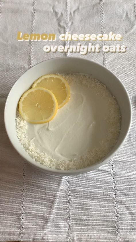 wellnesswsandra on Instagram: LEMON CHEESECAKE OVERNIGHT OATS🥣. Recipe inspired by @graciashealthykitchen 🤍💛 High in protein, easy to make! Base: -40g oats -1/2 cup… Lemon Cheesecake Overnight Oats, Overnight Oats Cheesecake, Lemon Oats, Lemon Overnight Oats, Soya Recipe, Cheesecake Overnight Oats, Protein Overnight Oats, Create Happiness, Overnight Oats Recipe Healthy