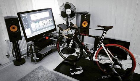 Home Cycling Room, Bike Trainer Setup, Cycling Room Ideas, Zwift Cycling Setup, Pain Cave Cycling, Zwift Setup, Cycling Room, Bike Cave, Zwift Cycling