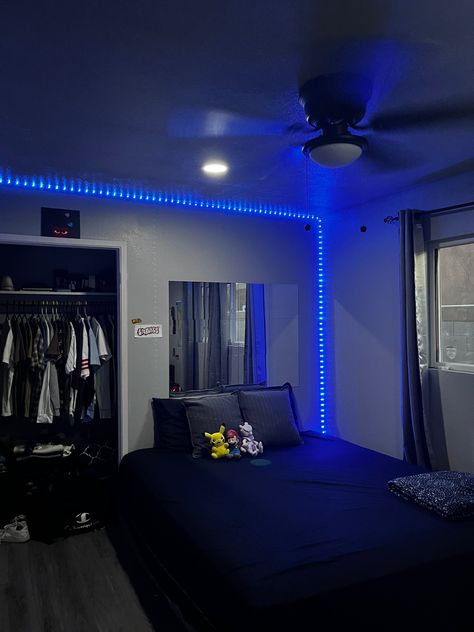 Cool Men Room Ideas, Black Room Aesthetic Men, Room Ideas Boys Teen, Aesthetic Boys Room Ideas, Black Room With Led Lights, Bedroom Ideas Black And Grey, Black Theme Room, Room Ideas Teen Boy, Rooms Ideas For Men