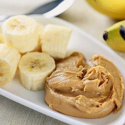 Mid morning snack around 10:30 to 11am Paleo Snack, Healthy Bedtime Snacks, Peanut Butter And Banana, Breakfast Low Carb, No Calorie Snacks, Post Workout Snacks, Workout Snacks, Cashew Butter, Snacks Für Party