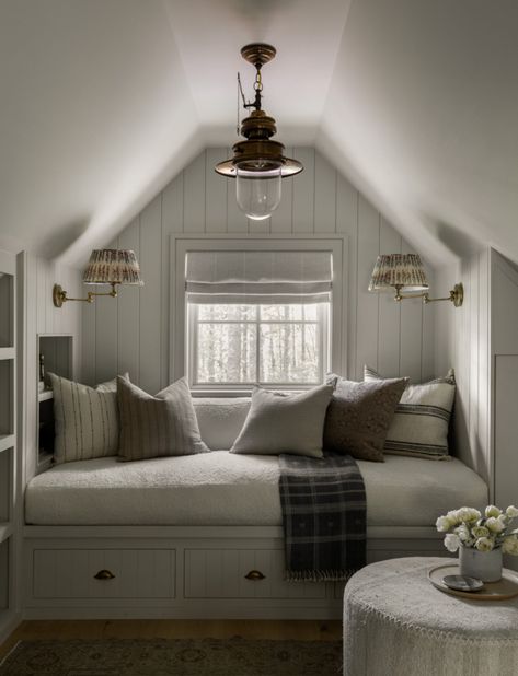 Recognizable designer aesthetics and how to define your home style / Create / Enjoy Light Fixtures For Slanted Ceilings, Attic Nook, Modern Country Decor, Attic Space, Attic Design, Rustic Retreat, Oak Hill, Attic Bedroom, Furniture Office