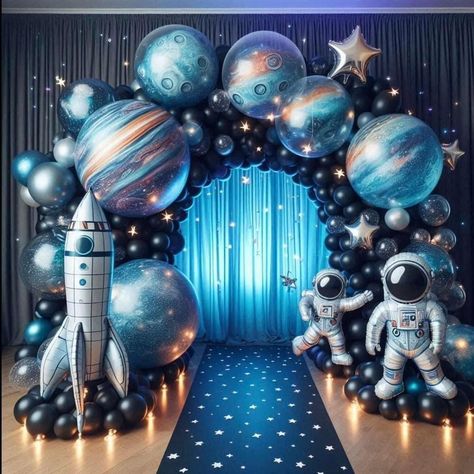 Nasa Birthday Party Ideas, Astronaut Theme Birthday Party, Corridor Decor, 2nd Birthday Party For Boys, Astronaut Birthday, Space Theme Party, Space Birthday Party, Prom Theme, Baby Birthday Cakes