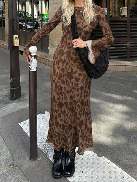 ⚡️Free Shipping Vintage Print Trumpet Sleeve Maxi Dress Brown L under $29.00 in Dresses. ✓2024 Holiday Sale at Another Chill. ✓Free Shipping on all orders over US$69 High Waist Maxi Dress, Estilo Hippie, Flare Sleeve Dress, Trumpet Sleeve, Autumn 2023, Bodycon Maxi Dresses, Maxi Robes, Vestidos Vintage, Vintage Maxi Dress