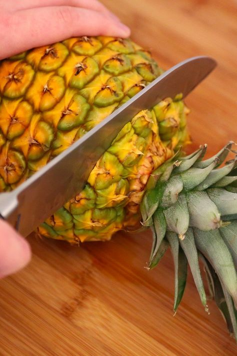 Cut Pineapple Like a Magician With This Unexpected Hack Sliced Fruit Platter, How To Cut Pineapple For Fruit Platter, Fruit Platers Ideas, Recipes For Cinnamon Rolls, Soft And Fluffy Cinnamon Rolls, Fruit Presentation, Pineapple Slicer, Strawberry Love, Sliced Fruit