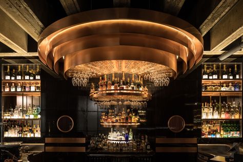 This Sydney hair salon doubles as a chic cocktail bar – Vogue Australia Luxury Bar Design Lounges, Wine Basement, Luxury Bar Design, Modern Bar Design, Napoli Pizza, Bar Ceiling, Grand Plaza, Bar Ceilings, Nightclub Design