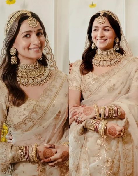 Alia Bhatt Wedding Look, Bride In Saree With Dupatta, Bride Lengha, Bridal Reception Saree, Jadau Sets, Golden Lehenga, Bride Saree, Hair Style On Saree, Reception Saree