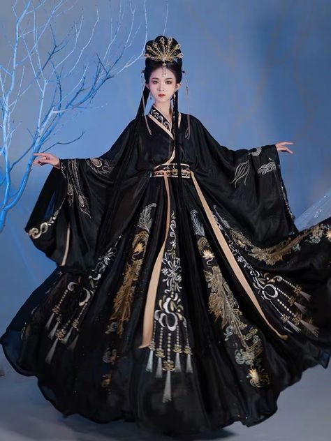 Black Hanfu, Moda China, Chinese Fancy Dress, Traditional Asian Dress, Prom Costume, Hanfu Girl, Chinese Traditional Dress, Mode Kimono, Traditional Chinese Dress