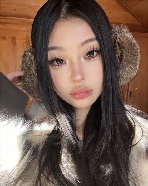 Ll.lu1s Ulzzang, Korean Baddie Makeup, Doll Like Makeup, Aegyosal Makeup, Douyin Aesthetic, Makeup Face Charts, Pretty Makeup Looks, Ethereal Makeup, Doll Makeup