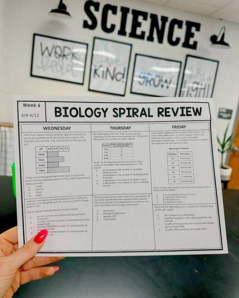 Boosting Biology Exam Scores with Spiral Reviews ⋆ The Trendy Science Teacher Science Choice Boards Middle School, Science Teacher Aesthetic, Highschool Biology, Classroom Data Wall, High School Biology Classroom, Biology Interactive Notebook, Biology Exam, High School Science Classroom, Bear Scouts