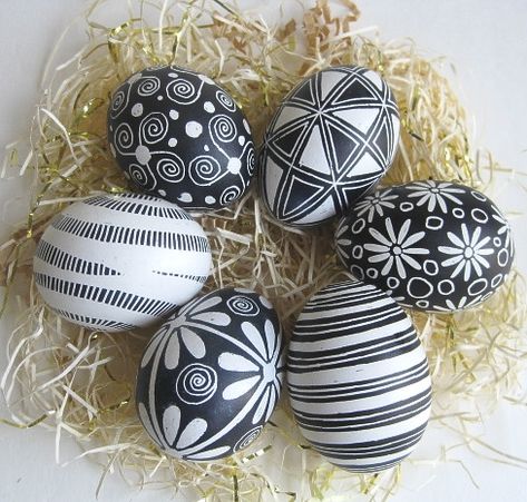 Entry Tree, Pysanky Eggs Pattern, Easter Egg Art, Easter Egg Pattern, Painted Eggs, One Egg, Pysanky Eggs, Diy Crafts For Girls, Ukrainian Easter Eggs