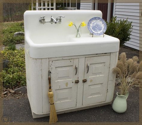 Drain Board Sink Bathroom, 1900s Cottage, Antique Farmhouse Sink, Vintage Kitchen Sink, Vintage Farmhouse Sink, Unfitted Kitchen, Farmhouse Bathroom Sink, Square House, Vintage Sink