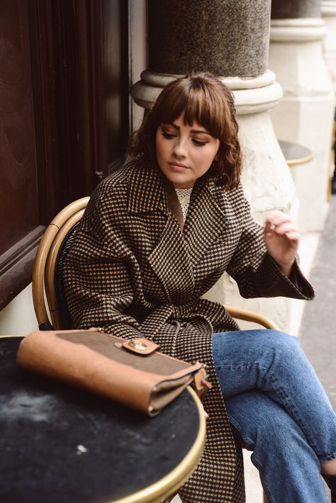 THE PERFECT WINTER COAT – Alice Catherine What To Wear In France, Alice Catherine, Pretty Cardigans, Plaid Wool Coat, Outfit Ideas For Women, Houndstooth Jacket, Outfit Trends, Kinds Of Clothes, Coat Outfits