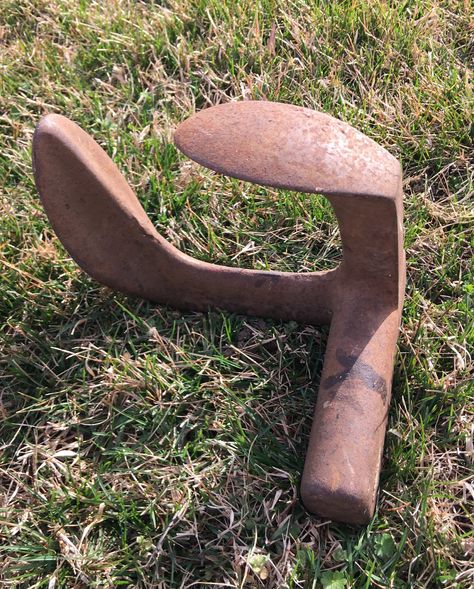 Bed Crown, Antique Tools, Beer Bottle Opener, Old Tools, Primitive Decorating Country, Shoe Repair, Antique Cast Iron, Vintage Tools, Felt Applique