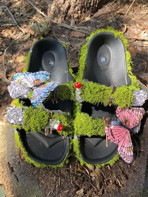 Crocs Fluffy Slides, Sza Crocs Denim, Fuzzy Crocs Slides, Sza Crocs Moss, Sza Crocs, Cheap Non-slip Slides For Streetwear, Unusual Shoes, Aesthetic Outfits Plus Size, Thrift Ideas