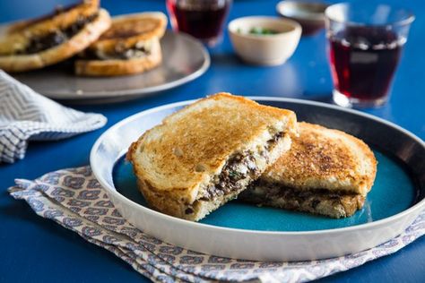 Duxelles Grilled Cheese Recipe / 4 sandwiches = 420 Cal, 16g F, 52g C, 22g P Homemade Crunchwrap, Vegetarian Sandwich Recipes, Grilled Sandwiches, Homemade Crunchwrap Supreme, Vegetarian Meal Plan, Vegetarian Sandwich, Grilled Cheese Recipes, Chicken Bites, Meal Suggestions