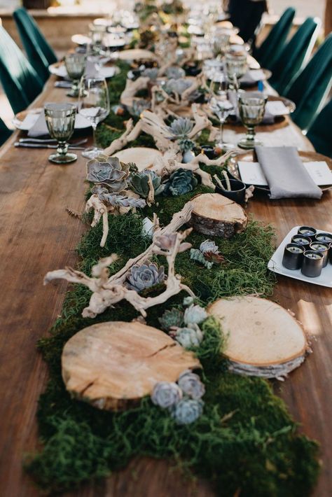 Rock Table Decor, Woodsy Wedding Florals, Moss Table Runner Wedding, Wedding Nature Theme, Soft Rustic Wedding, Wedding Table Decor Outdoor, Moss Wedding Table, Enchanted Forest Wedding Ceremony, Woodland Table Decor