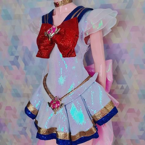 🌙💫Sailor Moon💫🌙 on Instagram: “🎀🌙By @leonmarttins 🌙🎀” Sailor Moon Clothing, Sailor Moon Cosplay Tutorial, Sailor Moon Cosplay Diy, Sailor Moon Outfit Ideas, Sailor Moon Halloween, Sailor Moon Cosplay Costumes, Sailor Mars Cosplay, Stylish Halloween Costumes, Sailor Moon Birthday