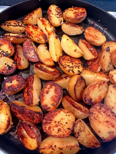 Perfectly Pan Seared Potatoes - Women of Today Seared Potatoes, Ways To Make Potatoes, Easy Sheet Pan Meals, Spanish Chicken And Chorizo, Lemon Ginger Chicken, School Night Dinner, Sheet Pan Meals, Greek Lemon Potatoes, Best Potato Recipes