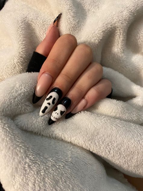 Jack The Skeleton Nails, Skeleton Nails Designs, Halloween Nails Skeleton, Nails Inspiration Halloween, Jack Skeleton Nails, Jack Nails, Skeleton Nails, Black And White Nail Art, Jack Skeleton