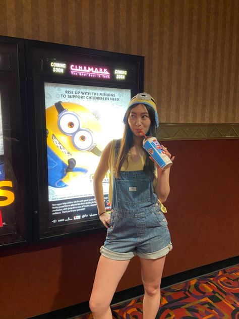 Movie Theatre Outfits, Overall Shorts Outfit, Crochet Minion, Minion Hat, Theatre Outfit, Minion Hats, Minion Crochet, Minion Movie, Movie Theatre