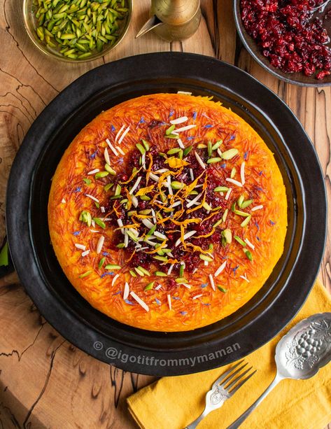 Persian Food Photography, Tahchin Recipe, Tahchin Morgh, Saffron Rice With Chicken, Easy Saffron Rice, Mediterranean Saffron Rice, Rice Crust, Persian Saffron Rice, Persian Food Iranian Cuisine