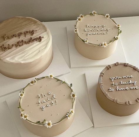 Pastel Cakes, Cake Mini, Korean Cake, Simple Cake Designs, Mini Cakes Birthday, Beautiful Birthday Cakes, Simple Birthday Cake, Pretty Birthday Cakes, Cute Birthday Cakes