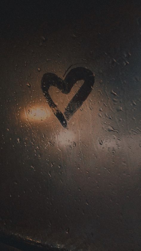 Rain Snaps Night, Heart On Window Rain, Rain Snap Night, Rain Night Snap, Rain Aesthetic Pictures, Fake Snap Pic Night, Raining Snap, Night Vibes Snap, Snap Friends Night