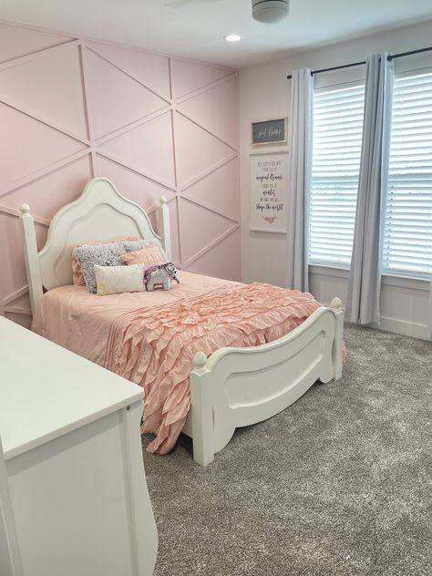 Accent Wall Pink Bedroom, One Pink Wall Bedroom, Pink Room With Accent Wall, Pink And White Bedroom Walls, Pink Accent Wall Ideas, Feminine Accent Wall, Blush Pink Accent Wall Bedroom, Pink And White Accent Wall, Sw Charming Pink