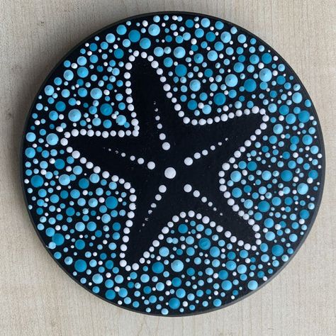 Rock Painting Ideas Dots Easy, Beach Dot Painting, Beach Dot Art, Dotted Painting Ideas, Ocean Dot Art, Starfish Rock Painting, Rock Painting Ideas Dots, Rock Dot Painting Ideas Easy, Rock Painting Dots