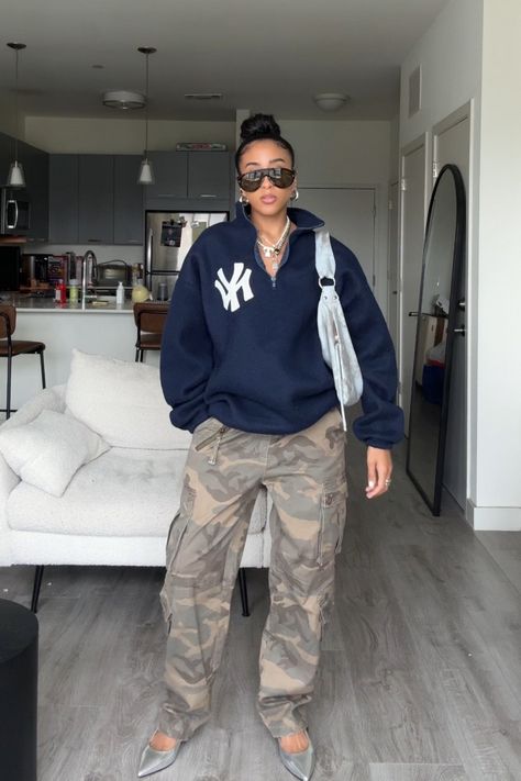 New York Yankees Antigua Victory … curated on LTK Jordan Retro 6 Outfit Women, Women Streetwear Outfits, Minimal Style Outfits, Trendy Maternity Outfits, New York Sweatshirt, Sneaker Outfits Women, Fashion Top Outfits, Sporty Casual, Chill Outfits