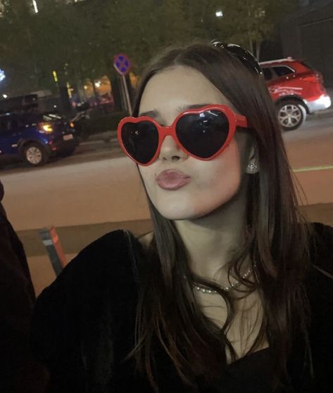 Lana Del Rey Sunglasses, Heart Sunglasses Aesthetic, Aesthetic Lana Del Rey, Lana Del Rey Aesthetic, Sunglasses Aesthetic, Rey Aesthetic, Aesthetic Heart, Heart Shaped Sunglasses, Hijabi Outfits Casual