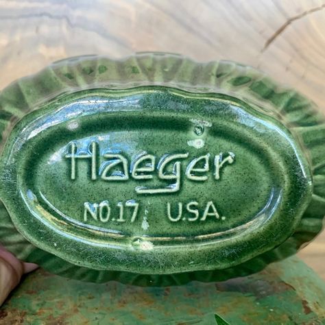 Vintage Pottery Display, Pottery Display, Haeger Pottery, Bisque Pottery, Business Hacks, Beginner Pottery, Collectible Pottery, Hull Pottery, Pottery Marks