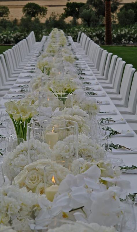 jeff leatham Jeff Leatham, Flowers And Candles, Tafel Decor, Salou, Mod Wedding, Long Table, Wedding Tablescapes, Wedding Planners, Reception Decorations