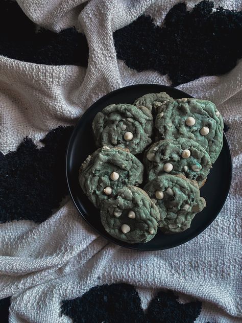 Corpse Bride Desserts, Tim Burton Recipes, Tim Burton Movie Night Snacks, Tim Burton Desserts, Tim Burton Cookies, Corpse Bride Snacks, Corpse Bride Party Food, Corpse Bride Movie Night Food, Corpse Bride Themed Food