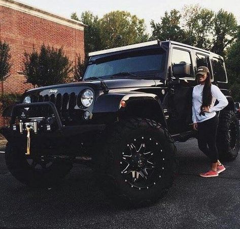 Jeep represented the right way Auto Jeep, Black Jeep, Car Wheels Rims, Girly Car, Dream Cars Jeep, Car Goals, Jeep Lover, Ford Mustang Shelby, Jeep Girl