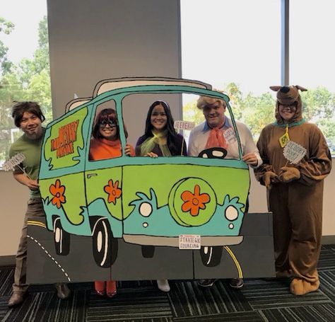 Scooby Doo Mystery Machine Scooby Doo Mystery Machine, Mystery Machine Van, Homecoming Floats, Scooby Doo Halloween, Scooby Doo Mystery Incorporated, Mystery Machine, Photo Booth Prop, Machine Photo, Bday Party Theme