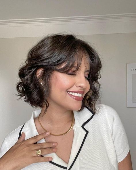 Haircuts For Short Women, Chin Length Curly Hair With Curtain Bangs, Short Hair Cuts For Women Wavy Natural, Short Hair Curled Styles, Curled Short Hair With Bangs, Short Hair Women Wavy, Curly Short Haircuts With Bangs, Short Hair Cuts Wavy Hair, Curled Short Bob